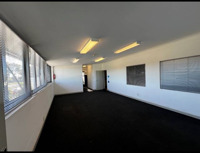732M² WAREHOUSE TO LET IN AIRPORT INDUSTRIA